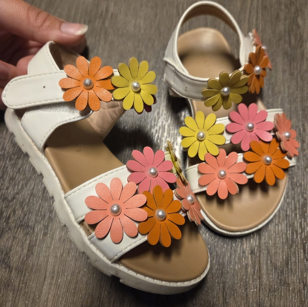 Tahari • Flower Velcro Sandals